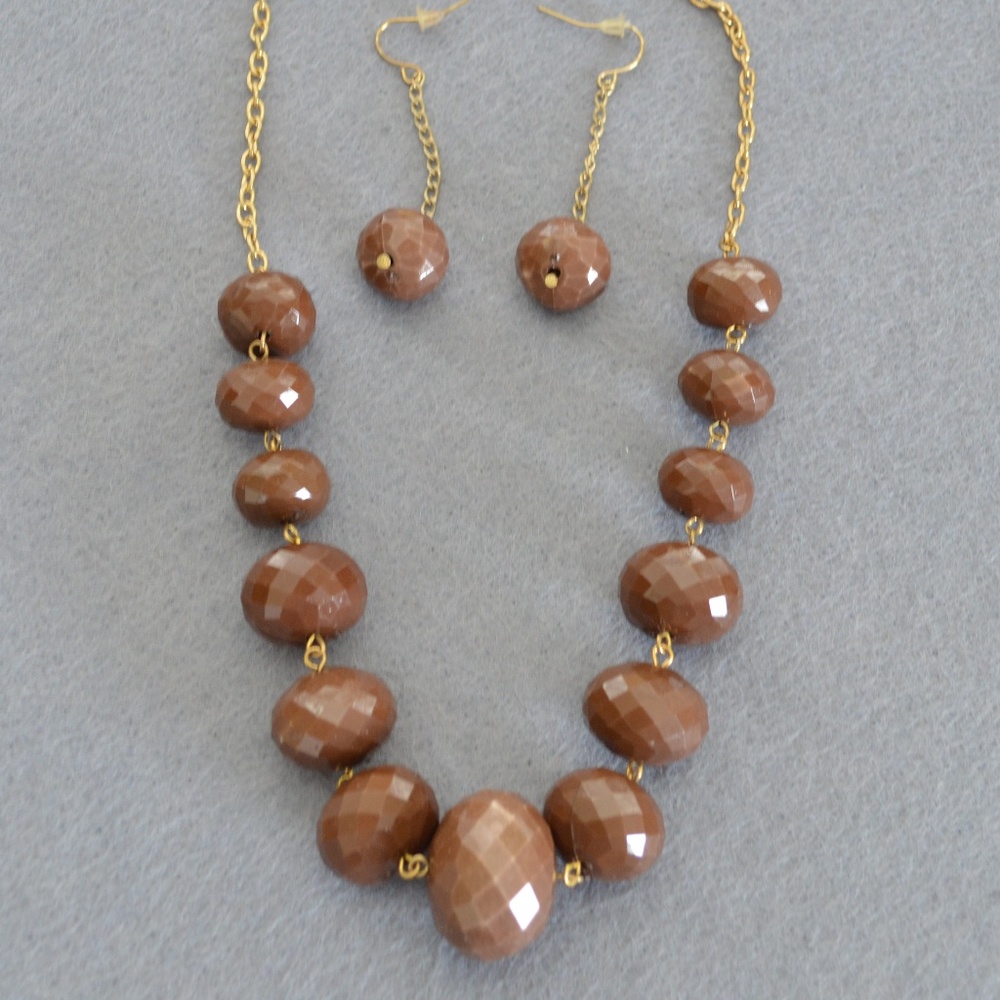 Brown Beaded Gold Necklace with matching Earrings